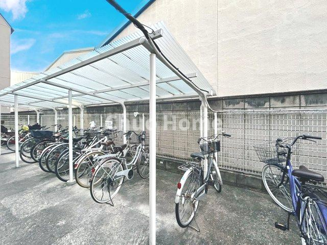 グリーンパーク六木2の駐輪場|【自転車置き場】最新の空き状況や費用などの詳細は担当スタッフまでお問い合わせください。