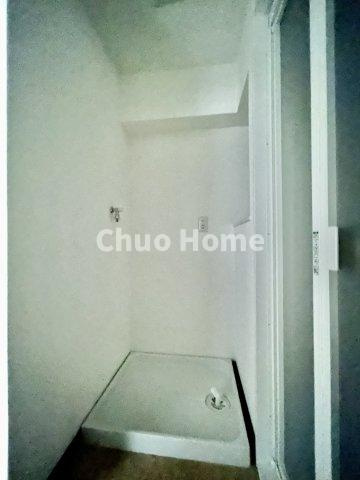 グリーンパーク六木2のランドリースペース|【ランドリースペース】担当者がスケールを持ち歩いておりますので、ご見学時には現在お使いの洗濯機などがきちんと収まるかなどもチェックして下さい。見学前に測っておくと非常に便利だと思います。