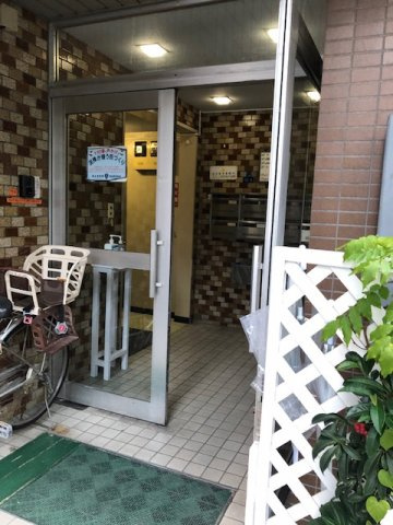 竹田ビルのエントランス