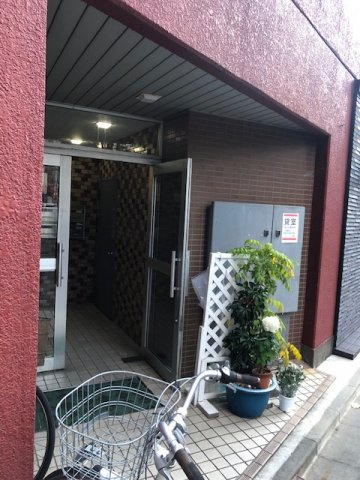 竹田ビルのエントランス