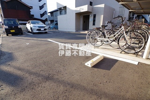 名古屋市西区秩父通１丁目の賃貸マンションの駐車場