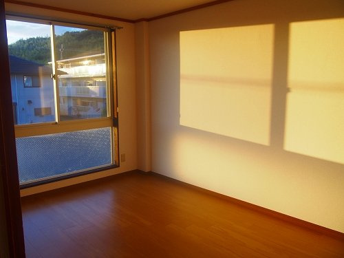 ドミール前田の居間・リビング