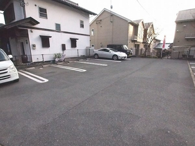 【駐車場】 | ジュネス・エテルノ | 駐車場があります