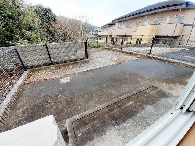【庭】 | ジュネス・エテルノ | たまにはお庭で休日を過ごしてみるのもよいかもしれません