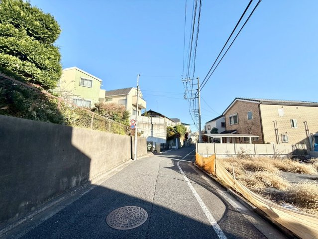 練馬区関町北4丁目　新築戸建の前面道路含む現地写真|現地ご見学希望・資料請求などお気軽にお問い合わせ下さい！
03-5990-5201