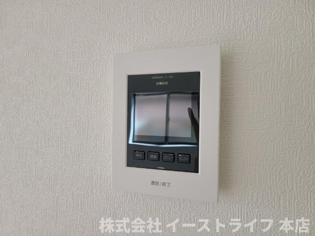 【新築戸建】　いわき市錦町第31　ラスト1棟！の防犯設備|1号棟写真　テレビモニター付きインターフォンです。玄関のドアを開けることなく来客の顔や声を確認できるため、トラブルの防止につながります。