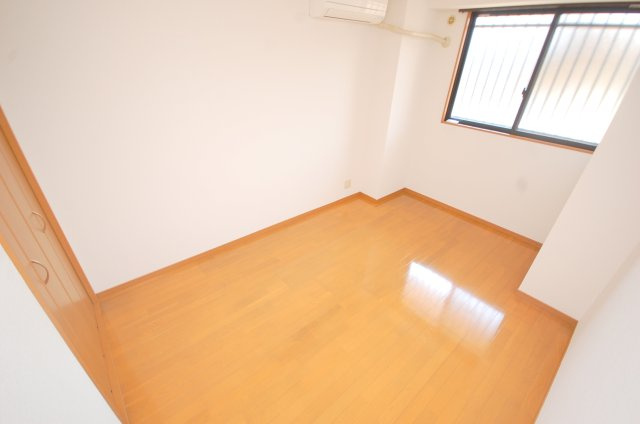 【洋室】 | エクセルステージ・相田戸建（一部エクセルステージ駐車場） | 202号室（2LDK）洋室
