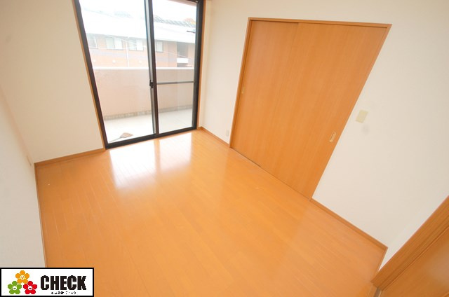 【洋室】 | エクセルステージ・相田戸建（一部エクセルステージ駐車場） | 401号室（3DK）リビング横洋室