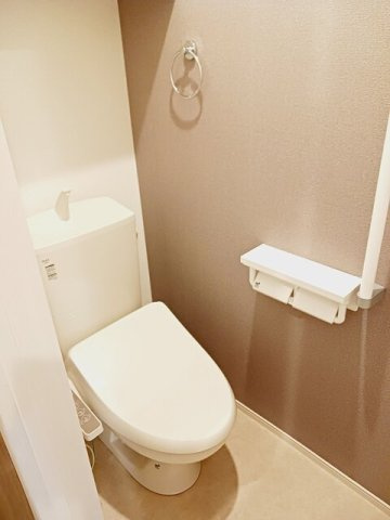 【賃貸アパート】ソレイユのトイレ|シンプルで使いやすいトイレです