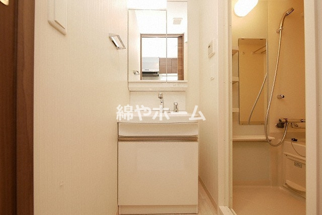 エステムコート難波サウスプレイスVIIIハイドの独立洗面台|朝の身支度には欠かせない独立洗面化粧台