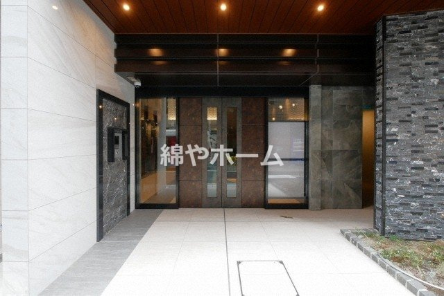 エステムコート難波サウスプレイスVIIIハイドのエントランス|清潔なエントランスです