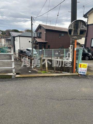 平塚市広川　中古一戸建ての前面道路含む現地写真|現地