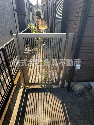 平塚市広川　中古一戸建てのその他|庭への扉