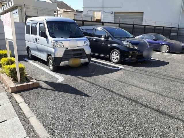 ベル・フルールの駐車場