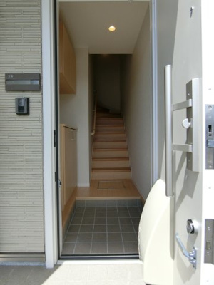 【玄関】 | カーサ・ヴィアソーレ