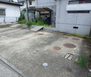 スクエア国立の駐車場