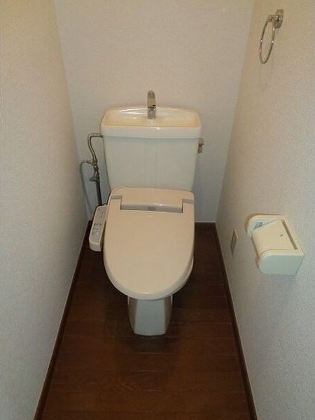 メゾンリリーフ長岡 C棟のトイレ