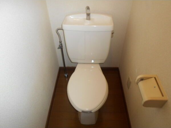 メゾンリリーフ長岡 C棟のトイレ