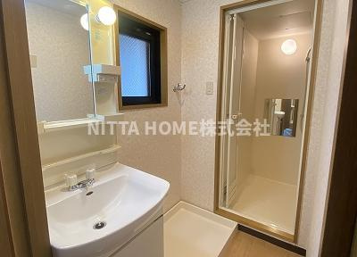 SKY新庄Ⅱの洗面所|独立洗面化粧台もありますよ◆