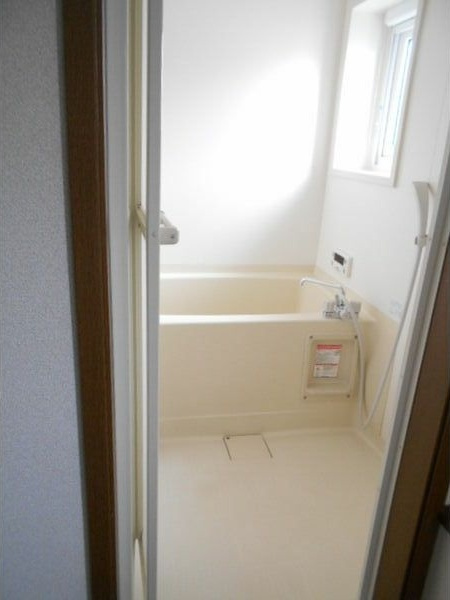 メゾンリリーフ長岡 C棟の浴室