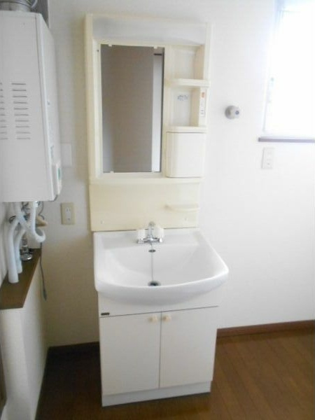 メゾンリリーフ長岡 C棟の洗面所