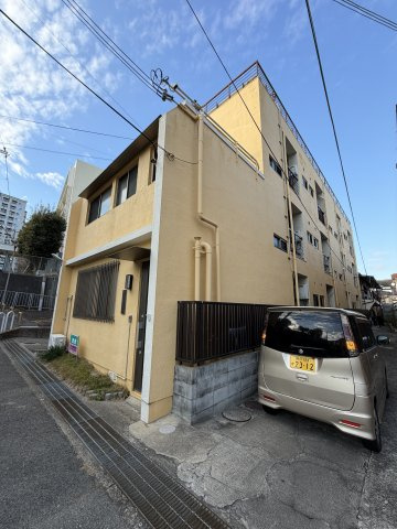 マンション平和の外観