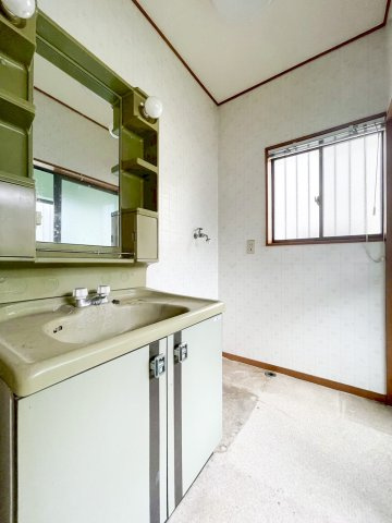 あきる野市舘谷　中古戸建の独立洗面台