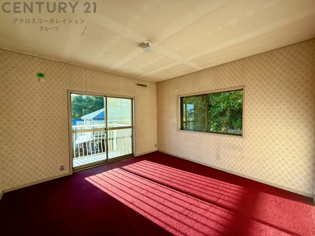 子供部屋…創造性や成長を促す遊びの空間を提供。学習や趣味に集中できる環境を整えます。個別のプライベートスペースは自己表現と自立心を育み、心地よい睡眠環境を整えリラックスできる場所を提供。