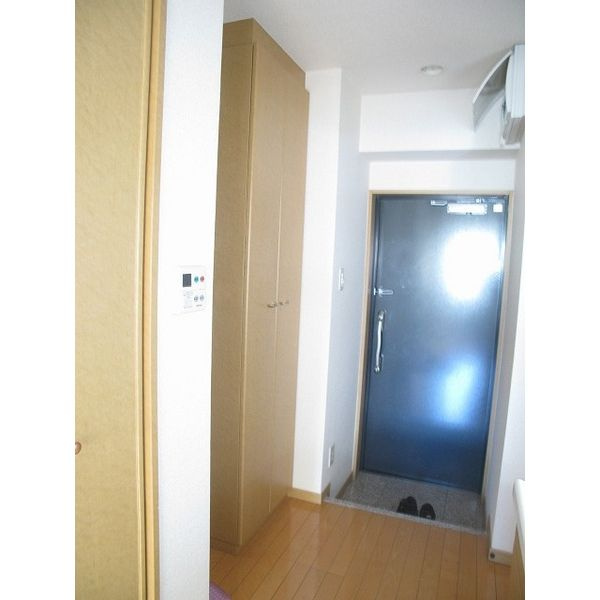 グランデ瓦町の玄関