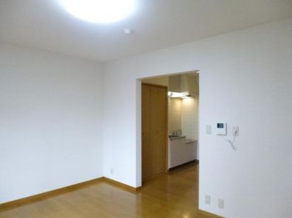 練馬区中村北４丁目のアパートの居間・リビング|洋室