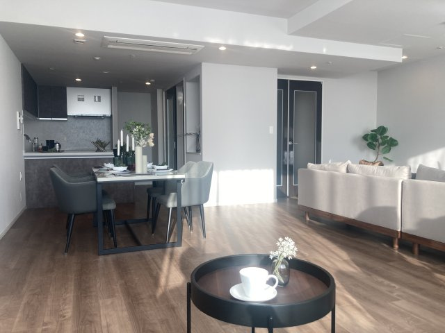 東京ツインパークス LEFT WING マンションの居間・リビング|おしゃれな居間です