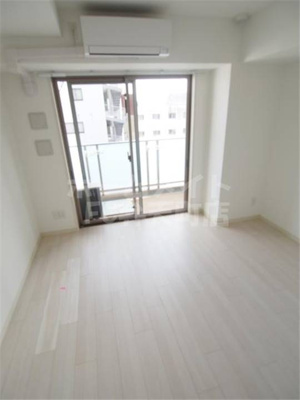 【居間・リビング】 | ブラン弁天町駅前 | こちらの居間で趣味の時間をお楽しみください