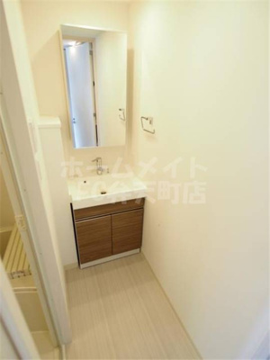 【洗面所】 | ブラン弁天町駅前 | 忙しい朝には欠かせない洗面所です