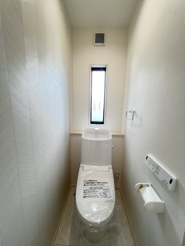 大和高田市東三倉堂町全2区画のトイレ|清潔感のあるトイレです