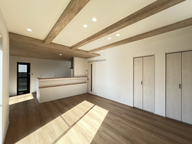 大和高田市東三倉堂町全2区画の居間・リビング|こちらのリビングで趣味の時間をお楽しみください