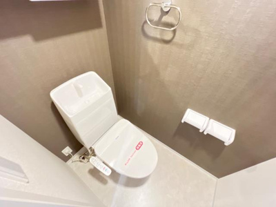 【トイレ】 | ストレリチア | 温水洗浄機能付き暖房便座