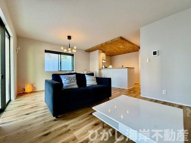 茅ヶ崎市柳島1丁目　新築未入居戸建　全12区画の居間・リビング|18帖　LDK