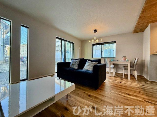 茅ヶ崎市柳島1丁目　新築未入居戸建　全12区画の居間・リビング|18帖　LDK