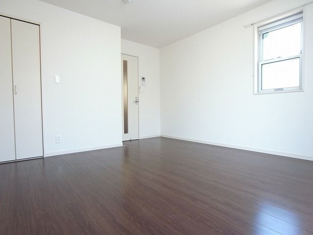 リブリ・ラークのその他