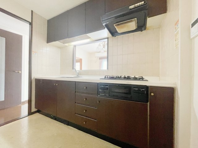 想定賃料年90万　想定利回り9.68％　SRCマンションのキッチン