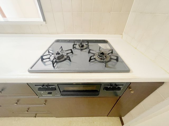 想定賃料年90万　想定利回り9.68％　SRCマンションのキッチン