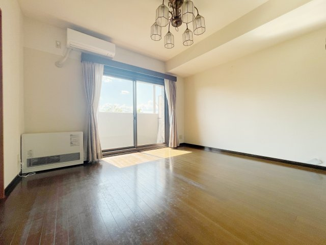 想定賃料年90万　想定利回り9.68％　SRCマンションの洋室