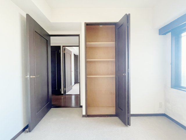 想定賃料年90万　想定利回り9.68％　SRCマンションの洋室