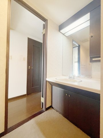 想定賃料年90万　想定利回り9.68％　SRCマンションの独立洗面台