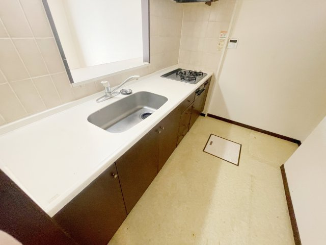 想定賃料年90万　想定利回り9.68％　SRCマンションのキッチン