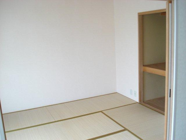 ハイツユートピアの内装|和室