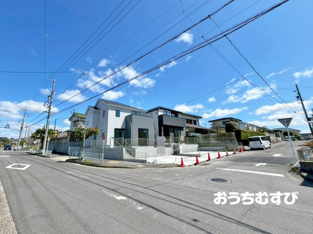春日井市藤山台5丁目第1期(全2棟)の前面道路含む現地写真
