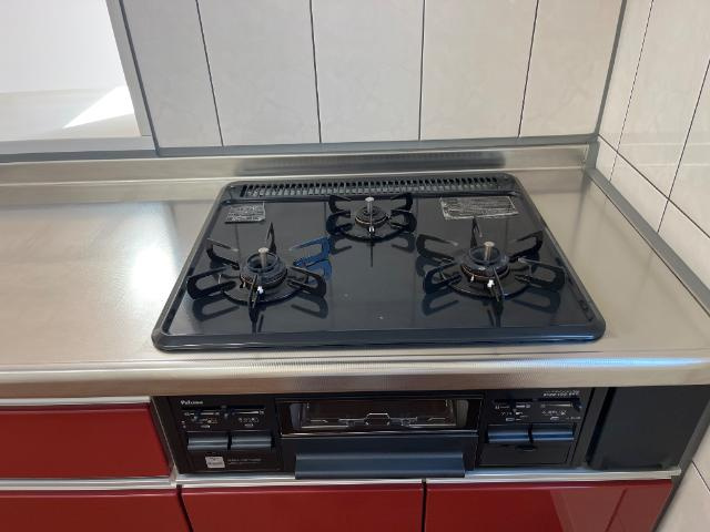 Ｇｒａｎｚ　ｃｈｅｓｔａ　Ｇ５のキッチン|３口コンロ