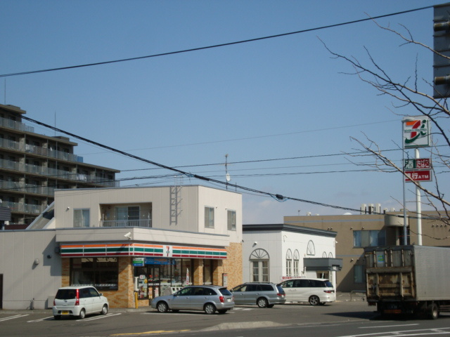 サン・ガーデンＢの周辺|コンビニまで450ｍ