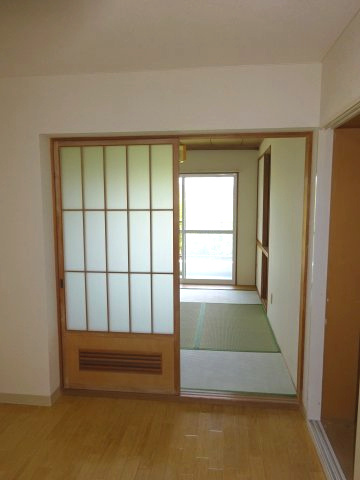 プレジデントハイムの居間・リビング|リビング